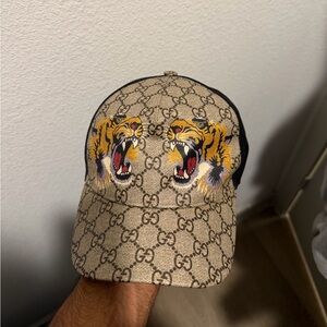 Gucci Beige GG Canvas Cap with Embroidered Tiger Faces